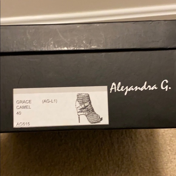 Alejandra G. Sz 10 Grace - Picture 3 of 3